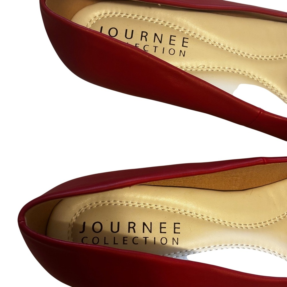 Journee Collection Women's‎ Heel Pumps Round Tow Red Faux Leather  Sz 8 Comfort - Picture 3 of 5